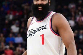 九游官网-哈登新星出色防守表现突出，拜仁前途光明！