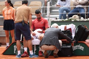 九游app-费德勒意外战胜塞尔维亚队，比赛局势复杂引爆全场！